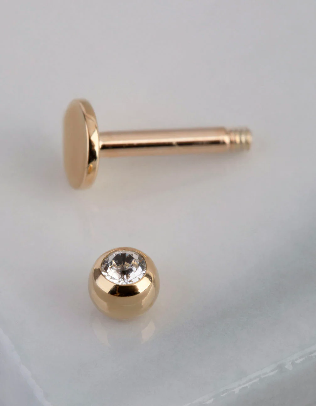 9ct Gold Cubic Zirconia Ball Flat Back - Image 3