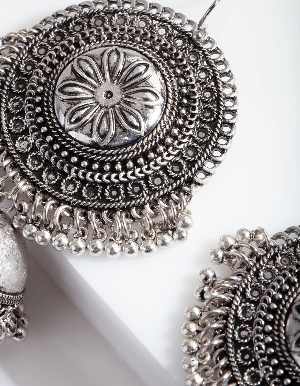 Antique Silver Detailed Earrings - Image 5