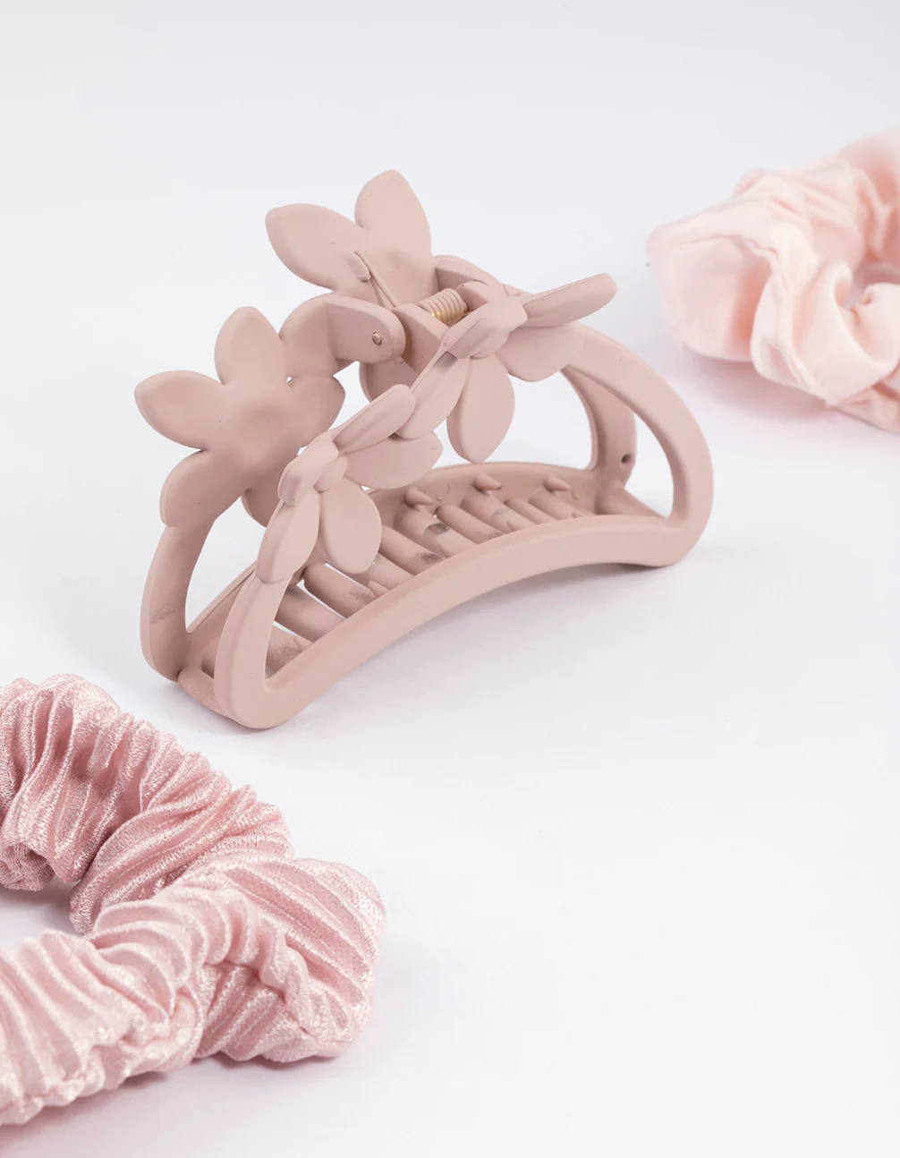 Mixed Flower Hair Claw & Scrunchie Pack - Image 2