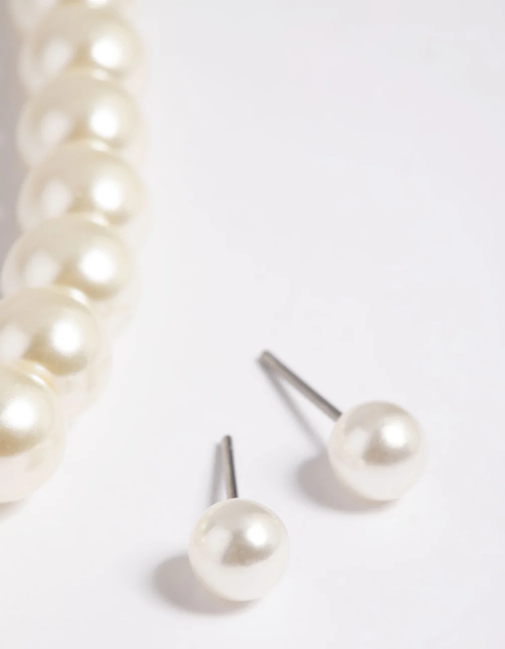 Gold Pearl Necklace & Earring Set - Image 3