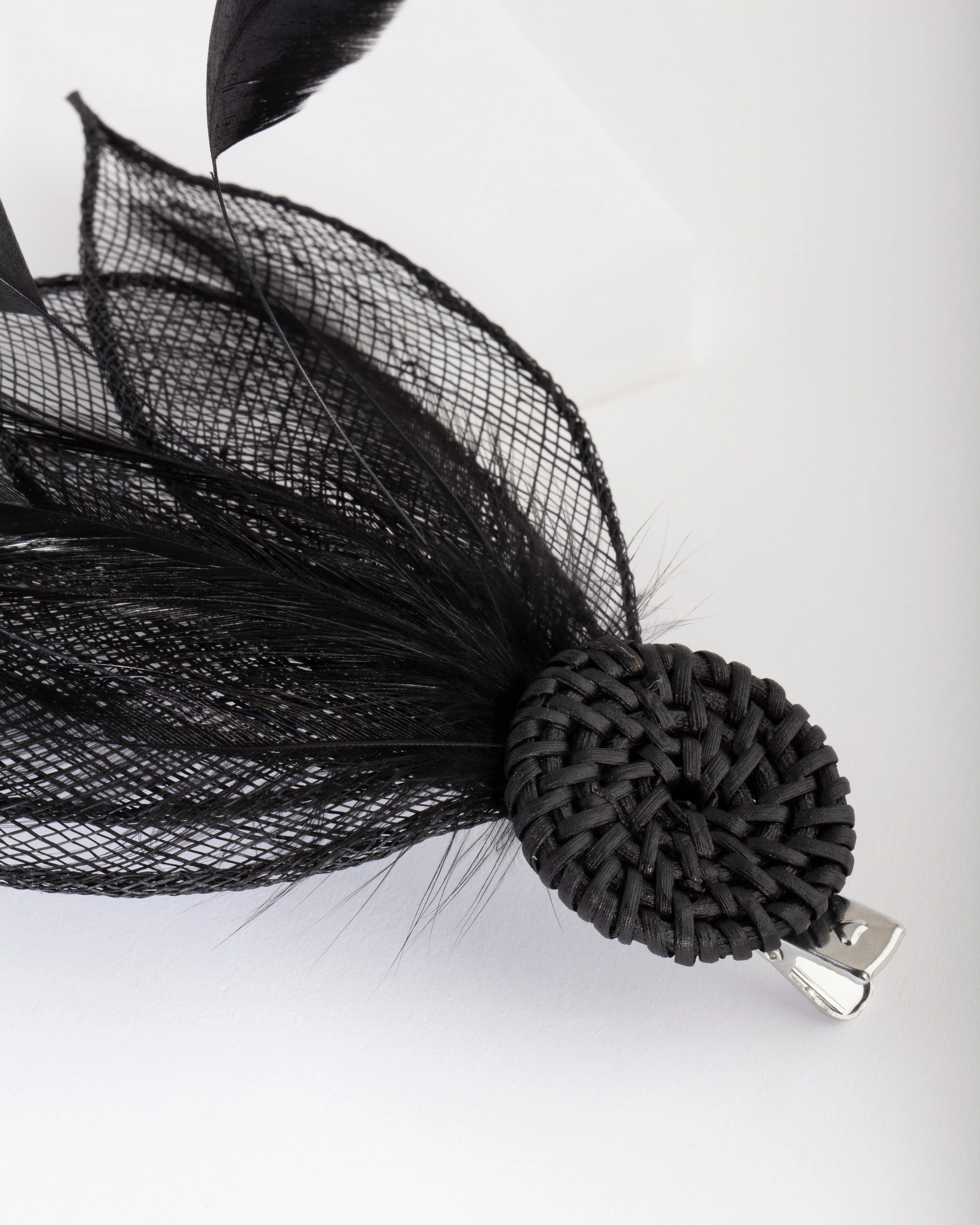 OCHR BLK SINA FTHR PLAIT CLIP - Image 4