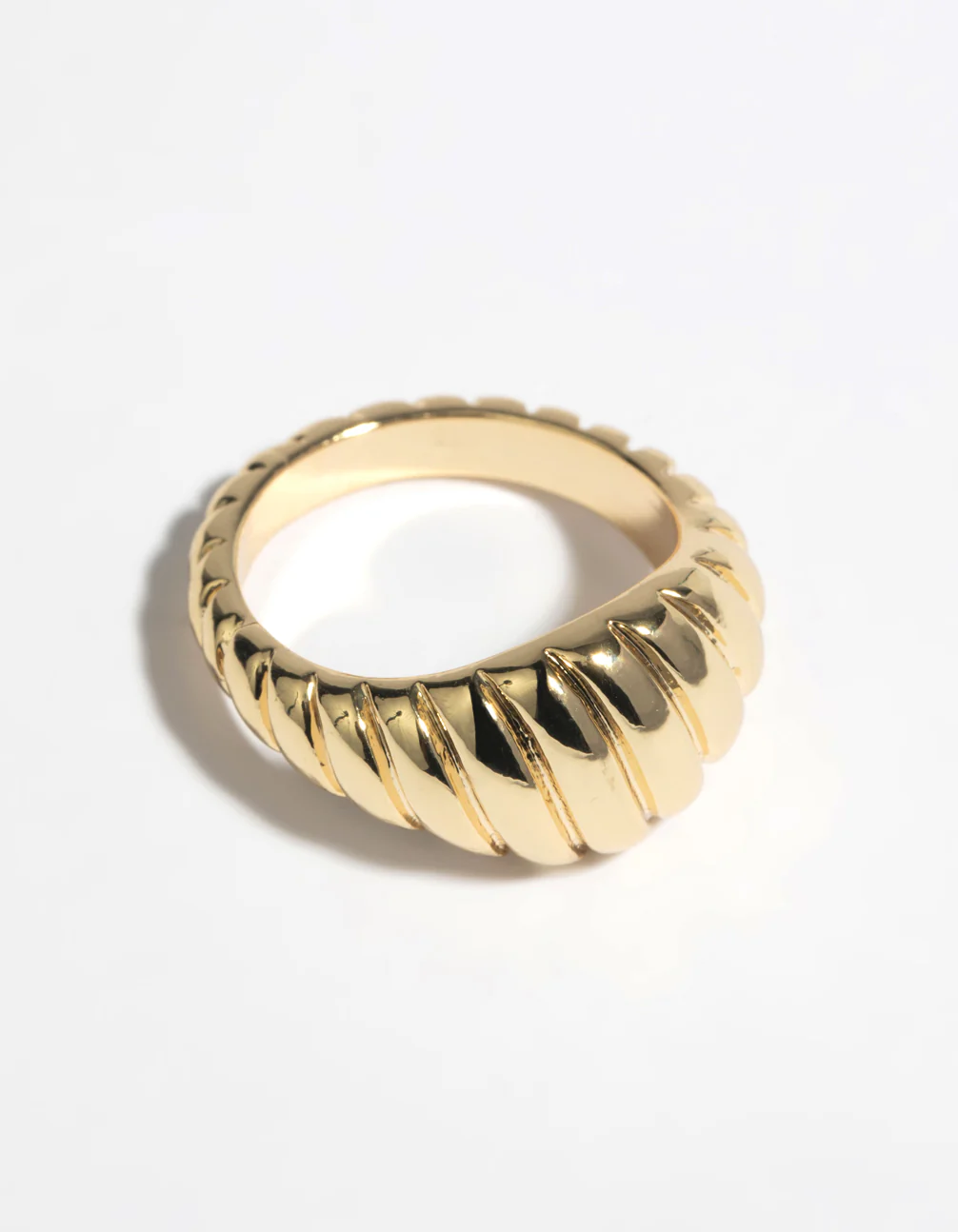 Gold RIbbed Ring - Image 3
