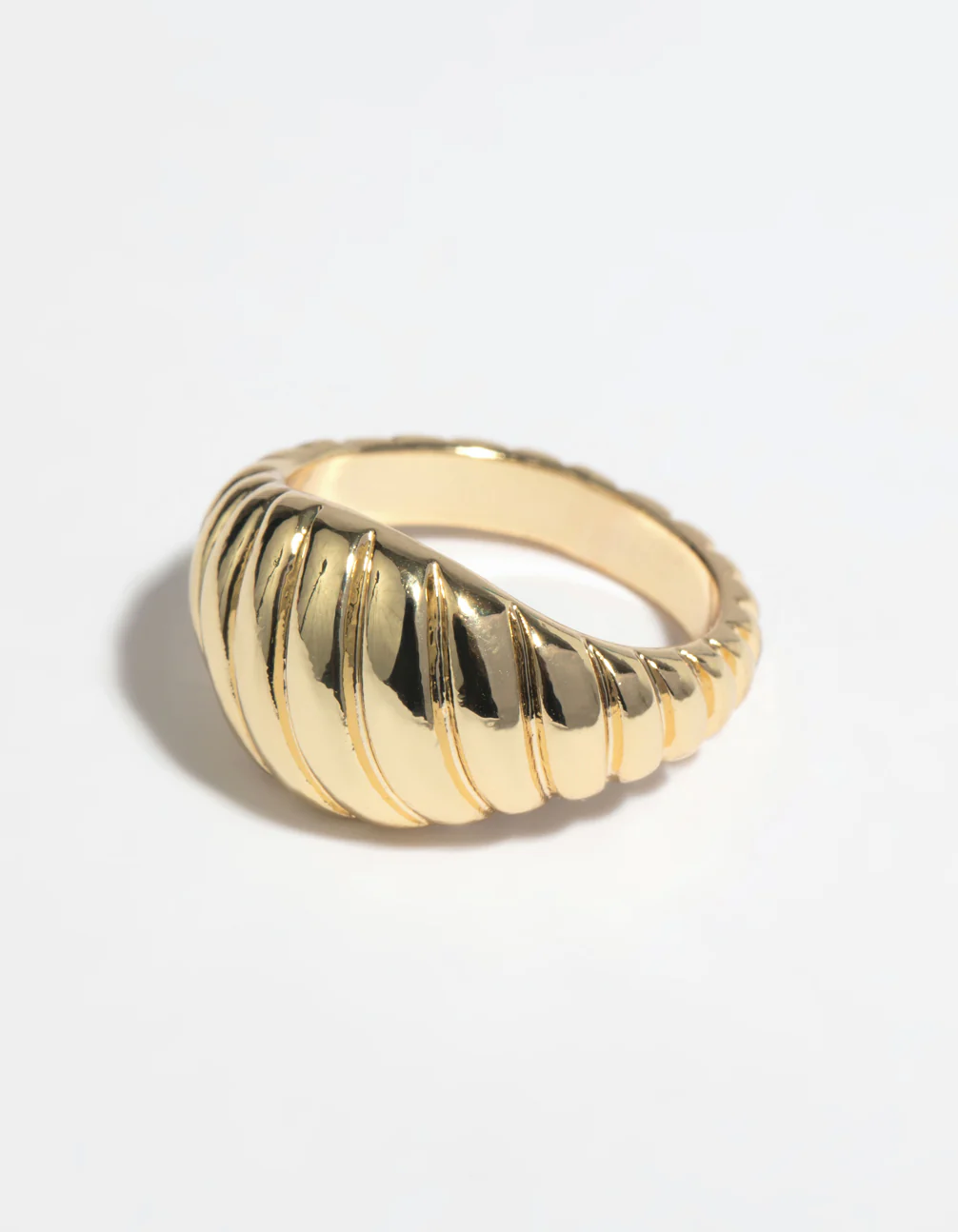 Gold RIbbed Ring - Image 4