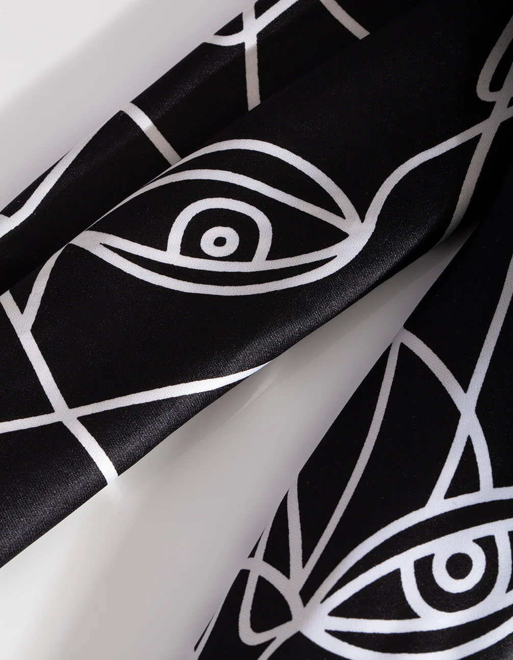 Black White Face Print Scarf - Image 3