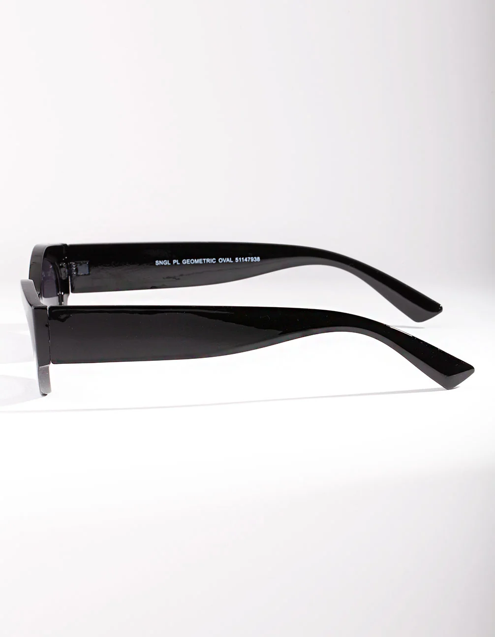 Black Geometric 90s Sunglasses - Image 3
