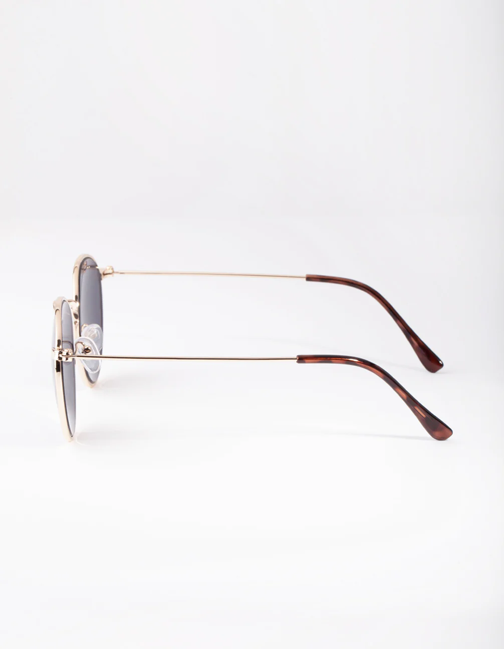 Gold Classic Round Sunglasses - Image 3