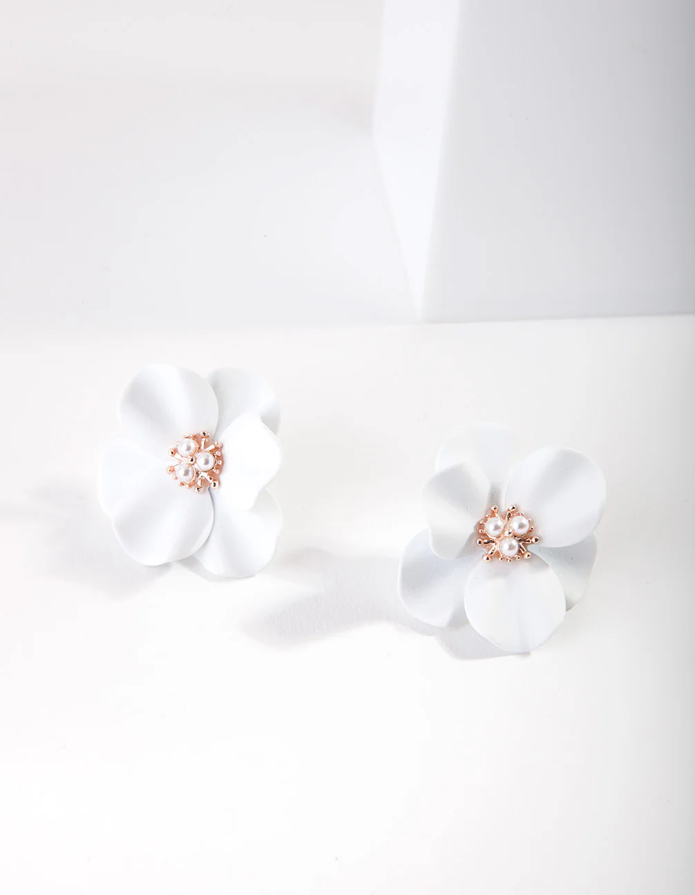White Gold Flower Stud Earrings