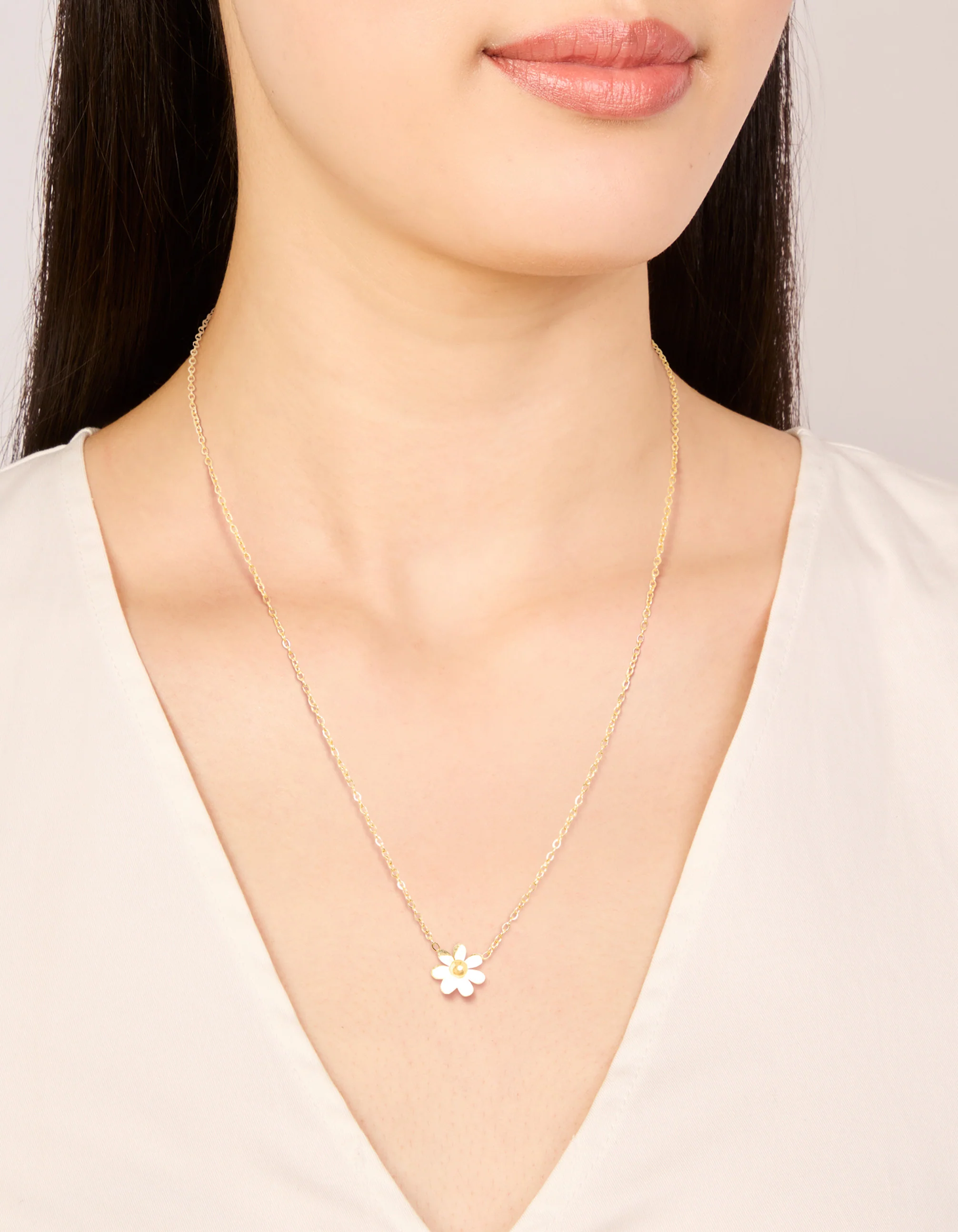 Waterproof Gold Plated Stainless Steel Flower Pendant Necklace - Image 2