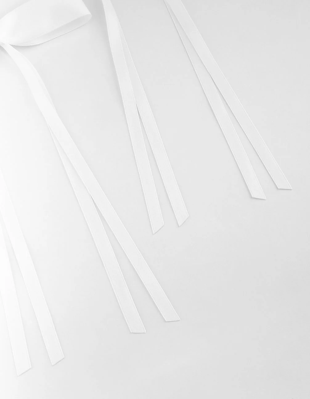 White Wide Skinny Fabric Bows 2-Pack - Image 3